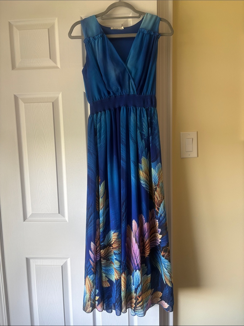 Blue Floral Maxi Dress - Elegant Sleeveless V-Neck